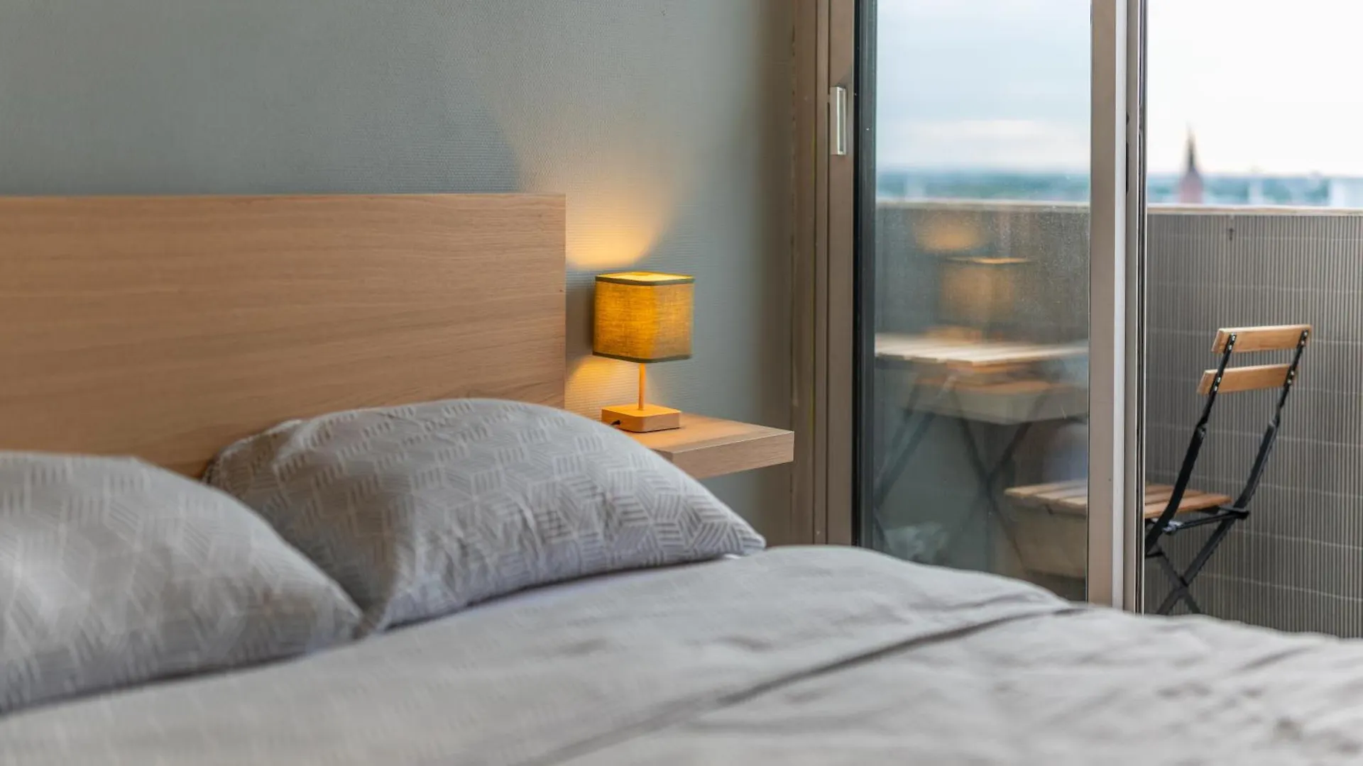 Toulouse Appartment 3 Bedrooms Balcony Panoramic View - 10 Min Train Station & Metro 아파트