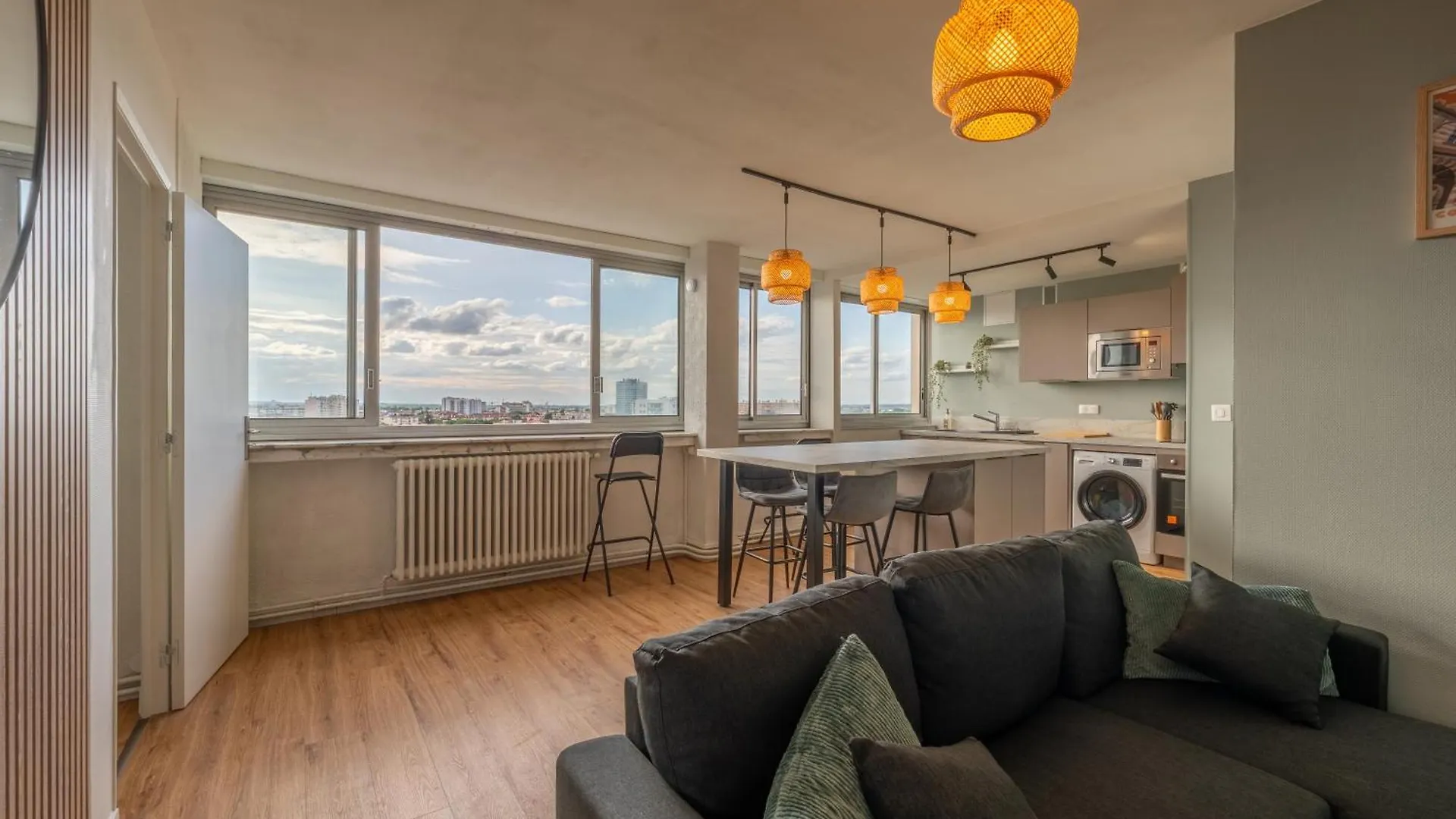 Toulouse Appartment 3 Bedrooms Balcony Panoramic View - 10 Min Train Station & Metro