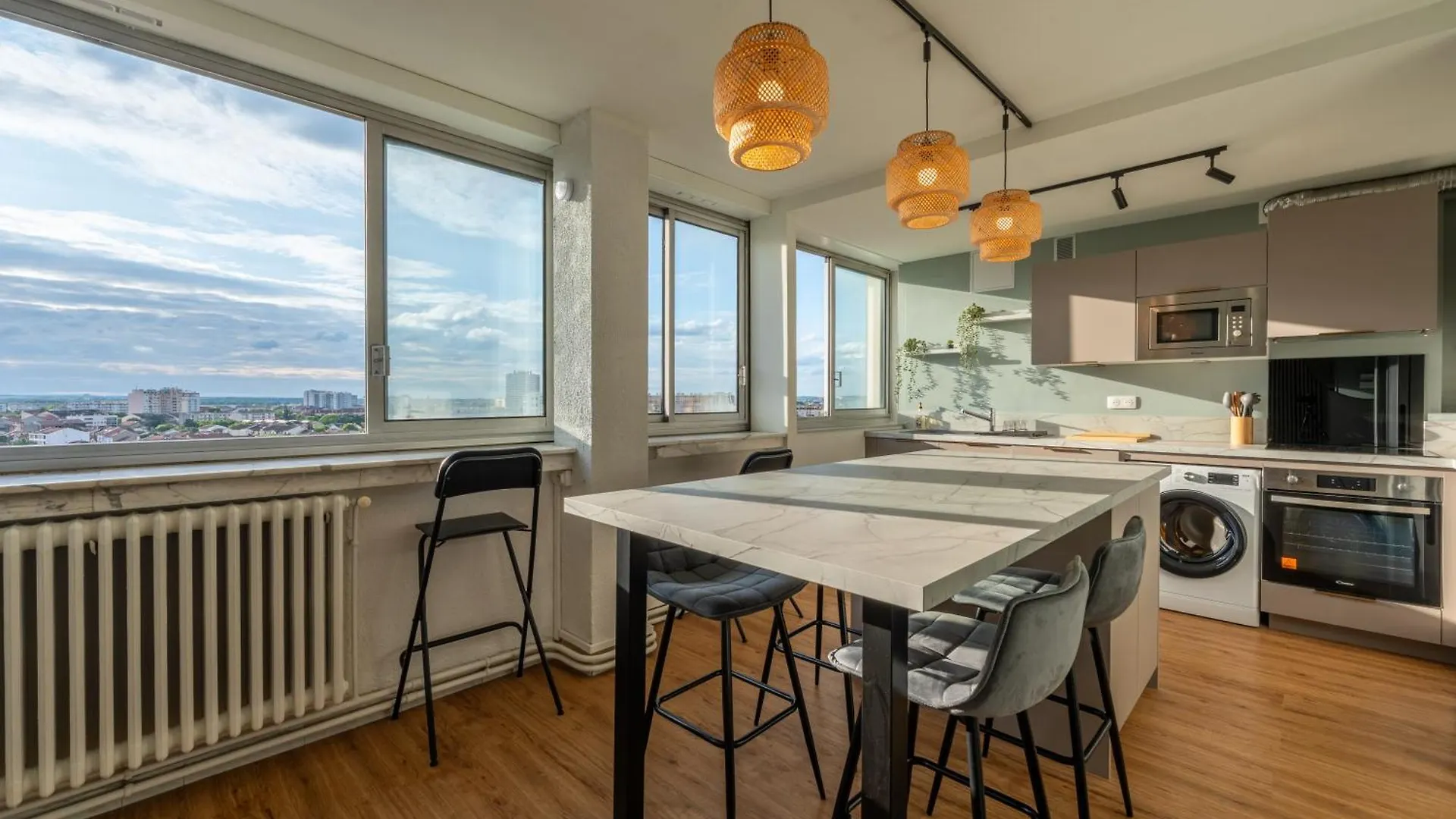 Toulouse Appartment 3 Bedrooms Balcony Panoramic View - 10 Min Train Station & Metro